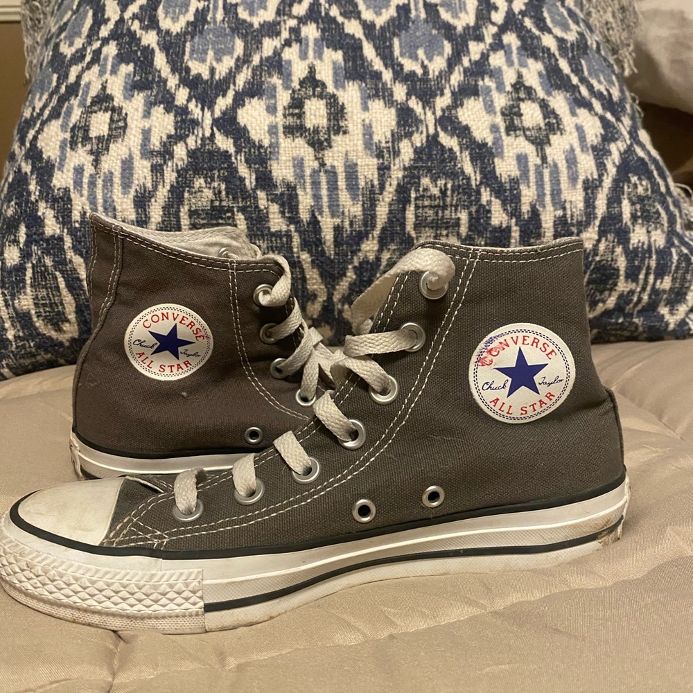 Charcoal Converse Women’s size 6
